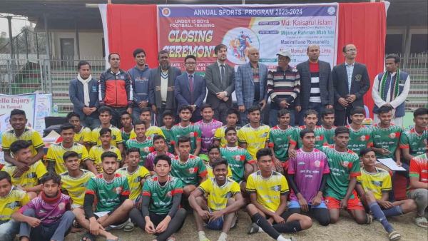 তৃণমূলের ফুটবল দেখতে টাঙ্গাইলে আর্জেন্টিনার ম্যাক্সিমিলিয়ানো