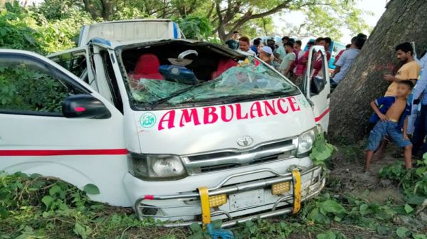 স্ত্রীর মরদেহ নিয়ে বাড়ি ফেরার পথে দুর্ঘটনায় স্বামীর মৃত্যু