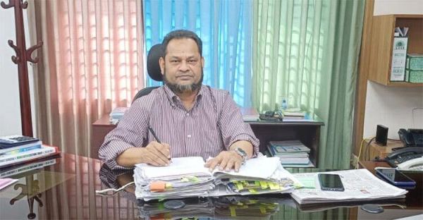 সিলেটের কাস্টমস কমিশনার এনামুলের দেশত্যাগে নিষেধাজ্ঞা