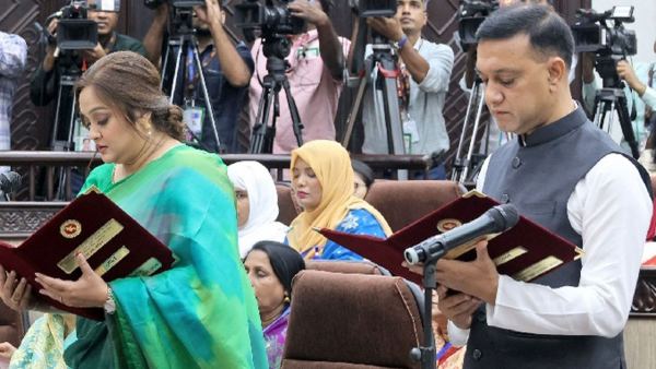 শপথ নিলেন মেয়র টিটু ও সূচনা
