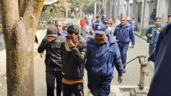 নাটোরে স্কুলছাত্রীকে গণধর্ষণ, ৫ জনের ১০ বছরের আটকাদেশ