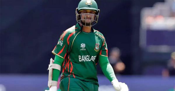 লজ্জায় সাকিবের টি-টোয়েন্টি থেকে অবসর নেওয়া উচিত : শেবাগ