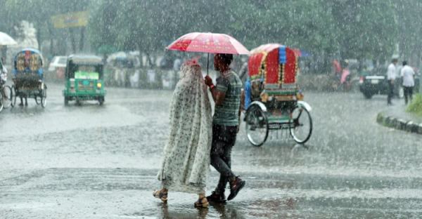 আগামী তিনদিন কমবে গরম বাড়বে বৃষ্টি