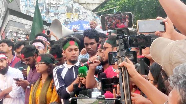 শাহবাগ ছাড়লেন আন্দোলনকারীরা, নতুন কর্মসূচি ঘোষণা