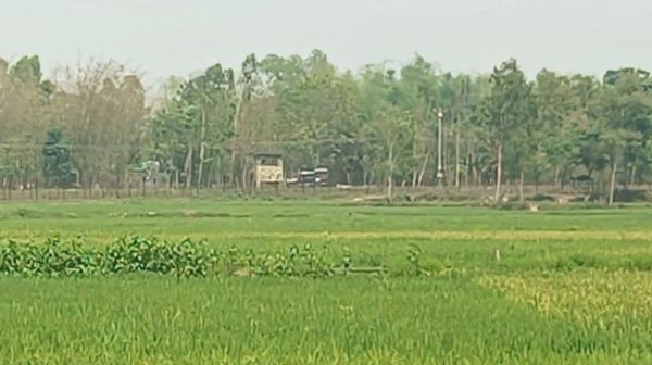 বাংলাদেশে ঢুকে যুবককে গুলি করে নিয়ে গেল বিএসএফ