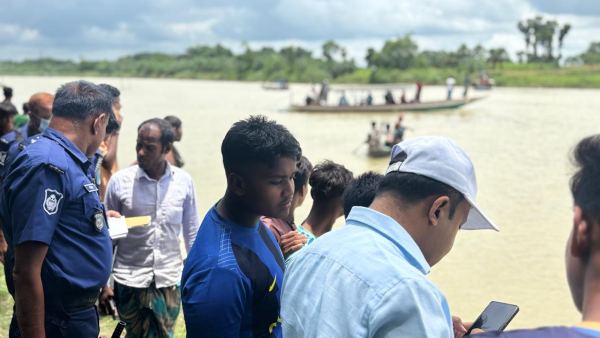 পাকুন্দিয়ায় নৌকাডুবিতে তিন শিক্ষার্থী নিখোঁজ, একজনের লাশ উদ্ধার