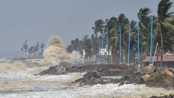 নিম্নচাপে রূপ নিল লঘুচাপ, উপকূলে ঝড়ো হাওয়ার শঙ্কা