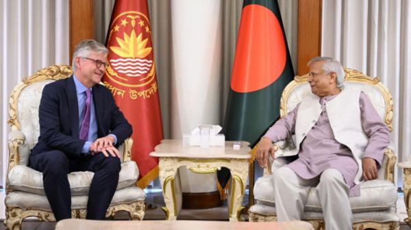 বাংলাদেশ থেকে আরও নারী শান্তিরক্ষী নিয়োগে জাতিসংঘের প্রতি প্রধান উপদেষ্টার আহ্বান