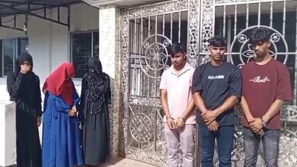 কটিয়াদীতে হোটেলে অনৈতিক কর্মকাণ্ড, তিন তরুণ-তরুণী আটক
