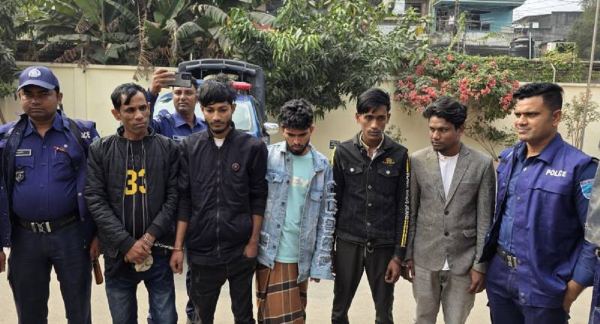 ফরিদপুরে মোটরসাইকেল চোর চক্রের ৭ সদস্য গ্রেপ্তার, উদ্ধার ২টি চোরাই বাইক