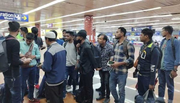 বিমানবন্দর থেকে ৯৬ বাংলাদেশিকে ফেরত পাঠালো মালয়েশিয়া