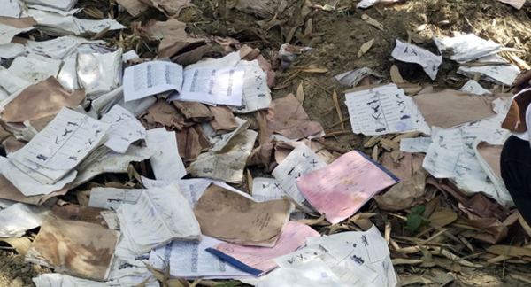নাটোরে ডিসির বাংলোতে বিপুল ব্যালট পেপার
