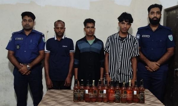 ছাতকে বিদেশী মদসহ গ্রেফতার ৩