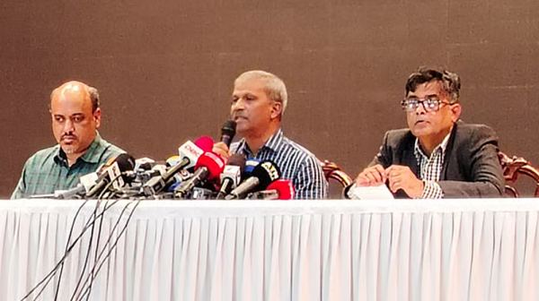 দ্রুতই গণভোটের সিদ্ধান্ত দেবেন প্রধান উপদেষ্টা: আসিফ নজরুল