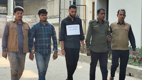 ভোলায় ডিবির হাতে ভুয়া ম্যাজিস্ট্রেটসহ আটক ৩