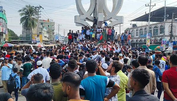 ভৈরবকে জেলা দাবিতে ঢাকা-সিলেট মহাসড়ক অবরোধ