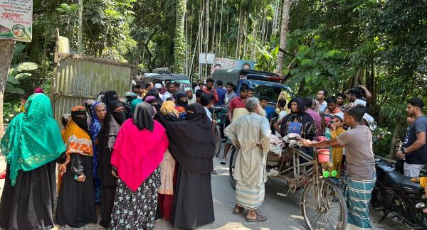 নাতনিকে মাদ্রাসায় দিয়ে ফেরার পথে মোটরসাইকেল ধাক্কায় প্রাণ গেলো দাদির
