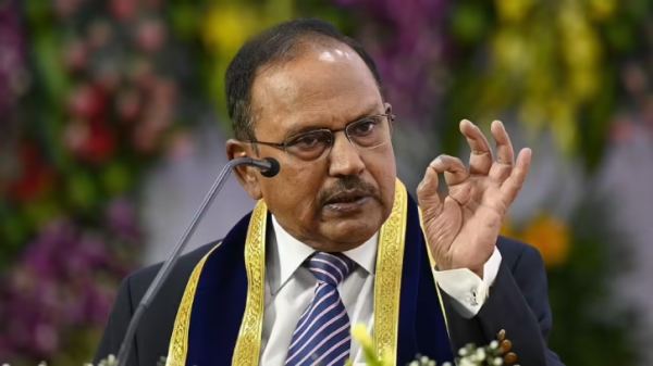 অজিত দোভালকে বাংলাদেশ সফরের আমন্ত্রণ জানালেন নিরাপত্তা উপদেষ্টা