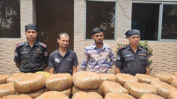 ভৈরবে বিপুল পরিমাণ গাঁজাসহ দুই মাদক ব্যবসায়ী গ্রেফতার