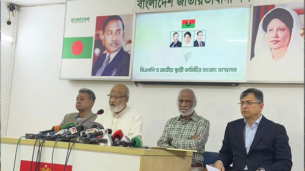 উপদেষ্টা আসিফ, মাহফুজের সঙ্গে খলিলুরের অব্যাহতি চাইল বিএনপি