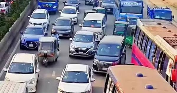 ঢাকার গাড়ির মালিকদের জন্য চালু হচ্ছে ‘যানজট শুল্ক’