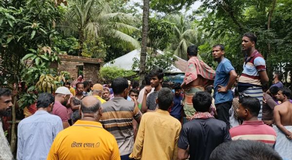 বাগেরহাটে একই পরিবারের তিনজনের গলিত মরদেহ উদ্ধার