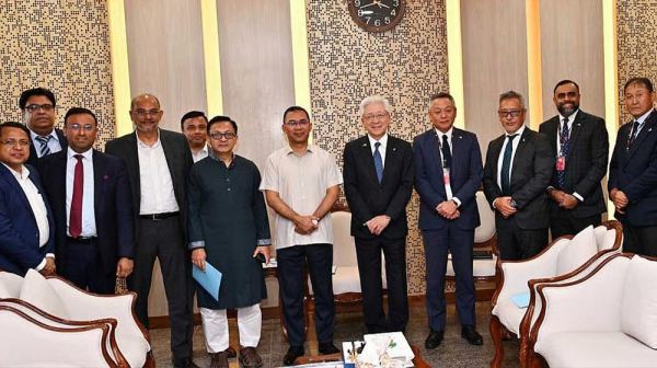 বাংলাদেশে কার্যক্রম সম্প্রসারণ করতে চায় টয়োটা, প্রধানমন্ত্রীর সঙ্গে আলোচনা