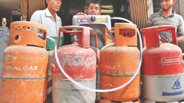 ১২ কেজি এলপিজি সিলিন্ডারের দাম ৭০ টাকা বেড়ে ১৫৯৮