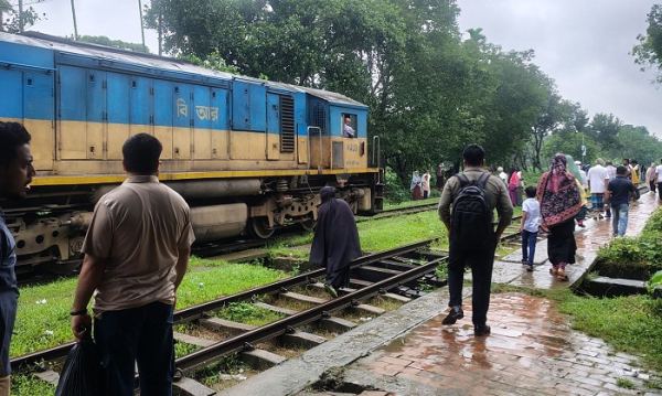 কটিয়াদীতে ট্রেনে কাটা পড়ে যুবকের মৃত্যু