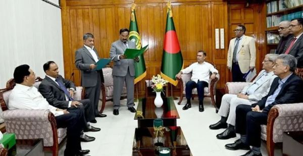 এমপি হিসেবে শপথ নিলেন বিএনপির সারোয়ার আলমগীর