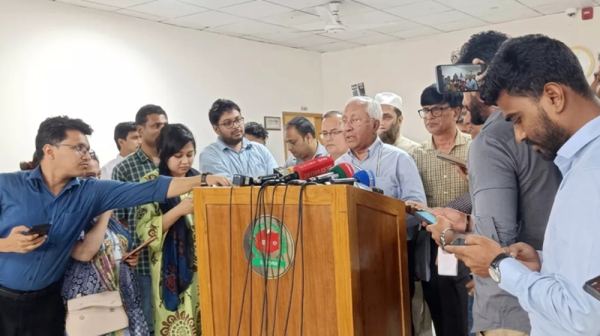 এমপিওভুক্ত শিক্ষক ও ঋণখেলাপিদের স্থানীয় নির্বাচনে অযোগ্য করতে চায় ইসি