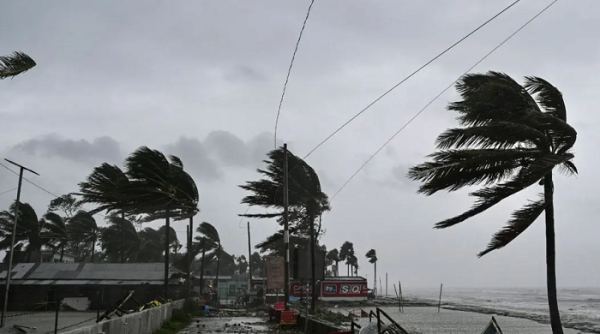 দেশের ৮ অঞ্চলে ঝোড়ো হাওয়ার আভাস, নদীবন্দরে সতর্কতা