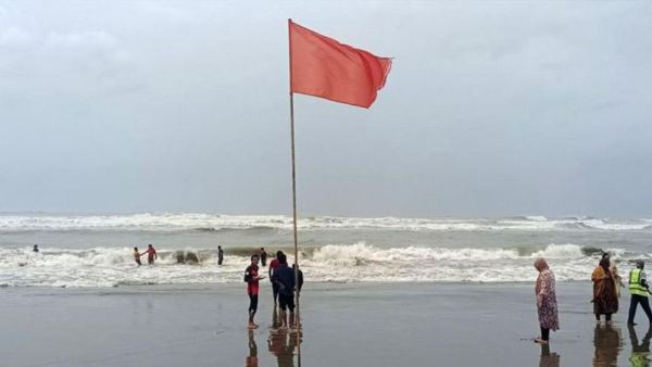 উপকূলে ঝোড়ো হাওয়ার শঙ্কা, চার সমুদ্রবন্দরে ৩ নম্বর সতর্কসংকেত