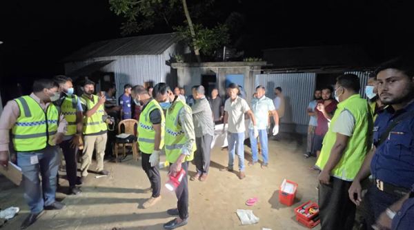 ফরিদপুরে মা-মেয়েসহ ৩ জনকে কুপিয়ে হত্যা