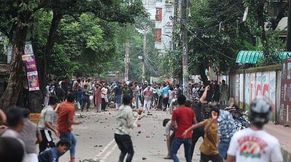 জবি, ঢাকা কলেজ ও আলিয়া মাদ্রাসায় ছাত্রদল-শিবির সংঘর্ষ, আহত অন্তত ২০