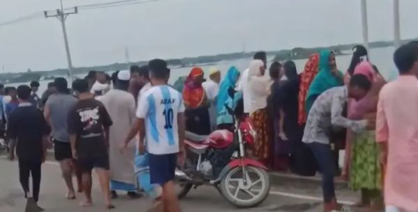 নিকলীতে বৈদ্যুতিক খুঁটিতে উঠে টিকটক, বিদ্যুৎস্পৃষ্টে পানিতে পড়ে নিখোঁজ কিশোর