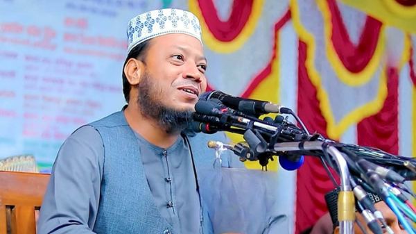 আমির হামজার বিরুদ্ধে ১০০ কোটি টাকার মানহানি মামলা