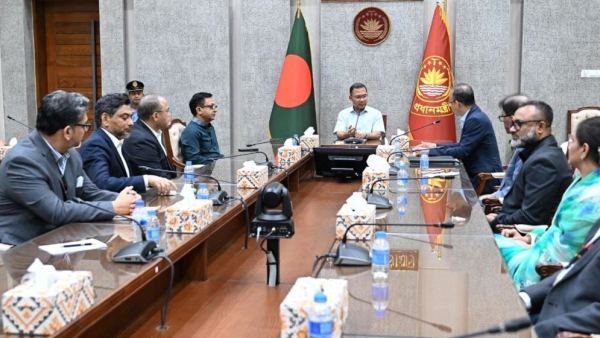 পোশাক শিল্পের বিকাশে প্রতিবন্ধকতা দ্রুত দূর করার নির্দেশনা প্রধানমন্ত্রীর