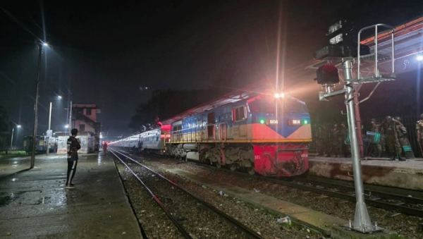 ভৈরব রেলস্টেশনে চলন্ত ট্রেনের ধাক্কায় নারীর মৃত্যু