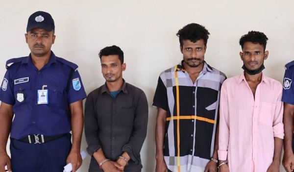 মিঠামইনে পর্যটকবাহী ট্রলারে ডাকাতির ঘটনায় গ্রেপ্তার ৩