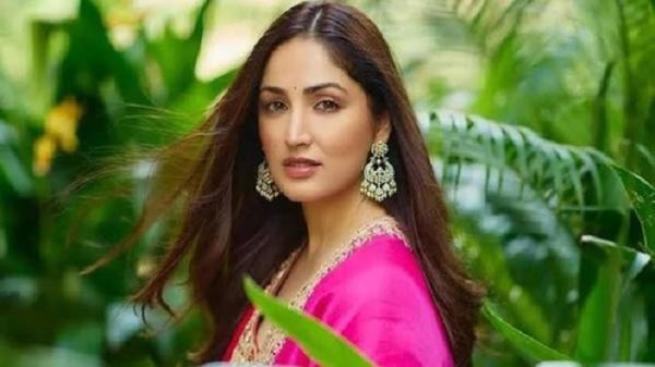 সেরা অভিনেত্রীর পুরস্কার পেয়ে আবেগঘন ইয়ামি