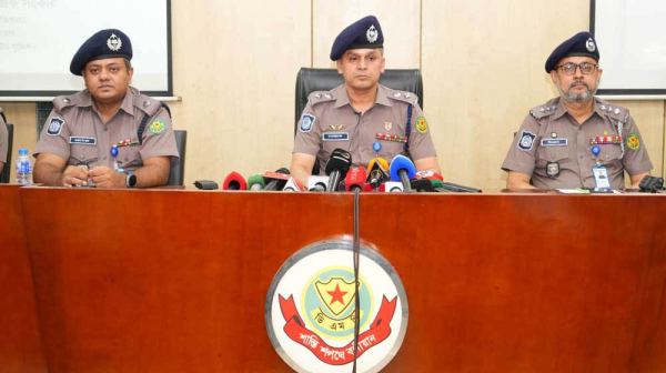 প্রাথমিক শিক্ষা অধিদপ্তরে আগুন: বোরকা পরে আগুন দেয় পরিচ্ছন্নতাকর্মী