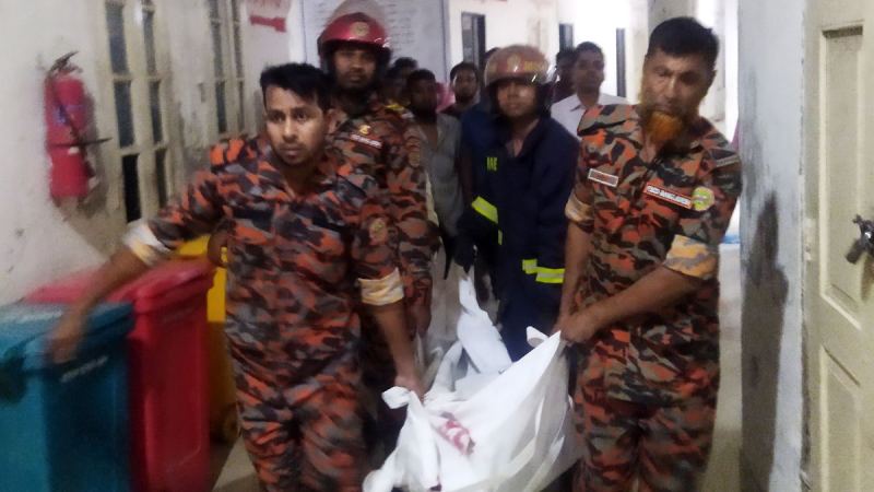 পিরোজপুরে বাসচাপায় তিনজনের মৃত্যু