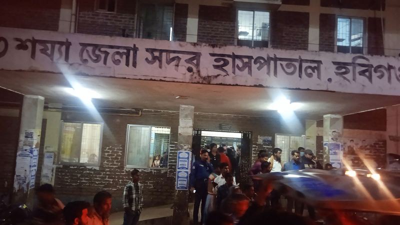 হবিগঞ্জে বিরতিহীন বাস উল্টে নিহত ৪