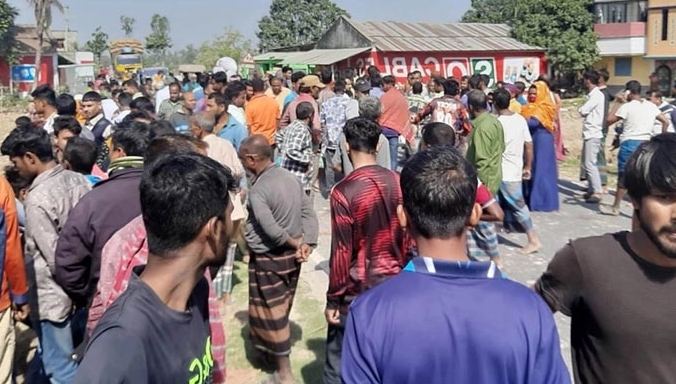 জয়পুরহাটে ট্রাক-অটোরিকশা সংঘর্ষ, নিহত ৫