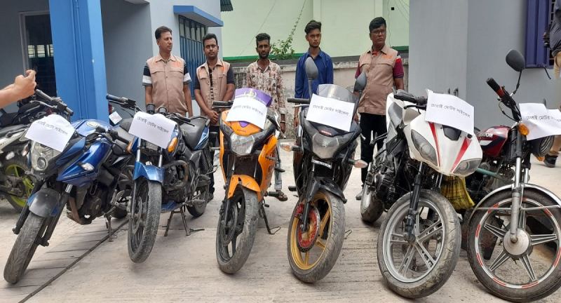 ফরিদপুরে ৬ মোটরসাইকেলসহ চোরচক্রের তিন সদস্য গ্রেপ্তার