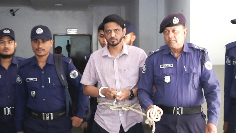 সান্টুকে কোমরে দড়ি বেঁধে আদালতে নেয়ায় পুলিশের এসআই ‘ক্লোজড’