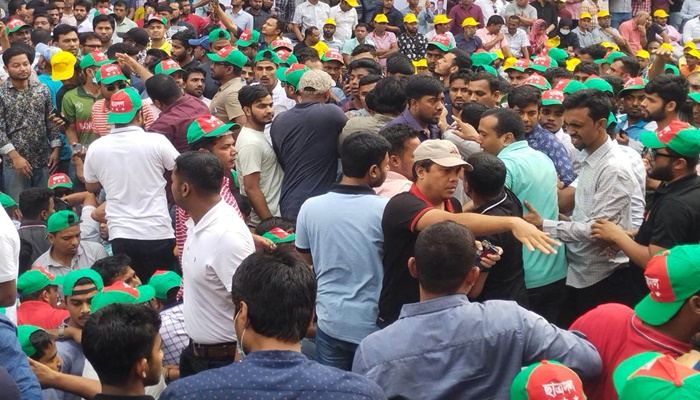 নয়াপল্টনে বিএনপির কর্মীদের মধ্যে দফায় দফায় মারামারি