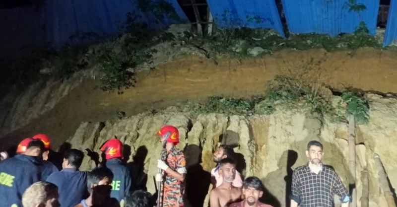 চট্টগ্রামে পাহাড় ধসে নিহত ৩