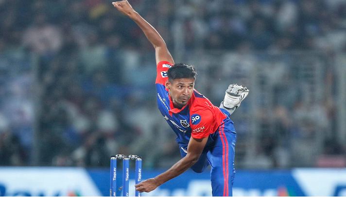 মোস্তাফিজের ওপর দিয়ে বয়ে গেল ‘ঝড়’